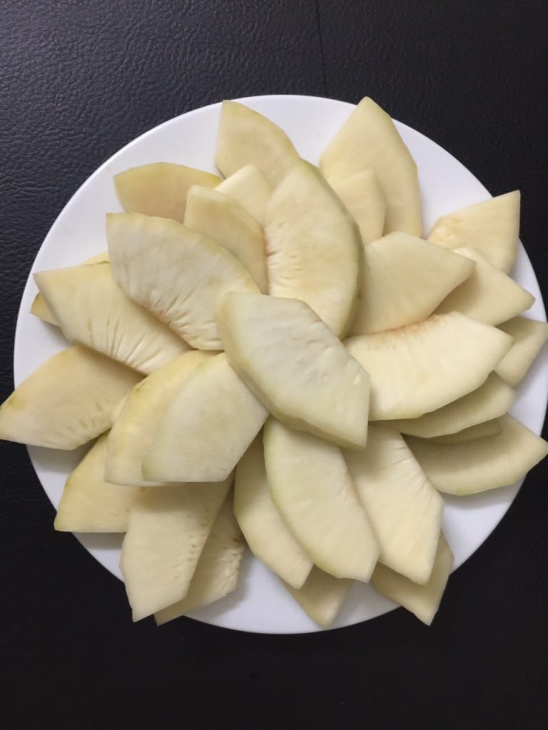 fresh breadfruit chips